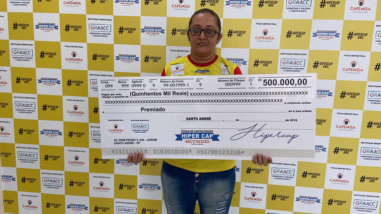 Moradora de São Paulo divide prêmio e fica com mais de 70 mil reais no Hiper Cap