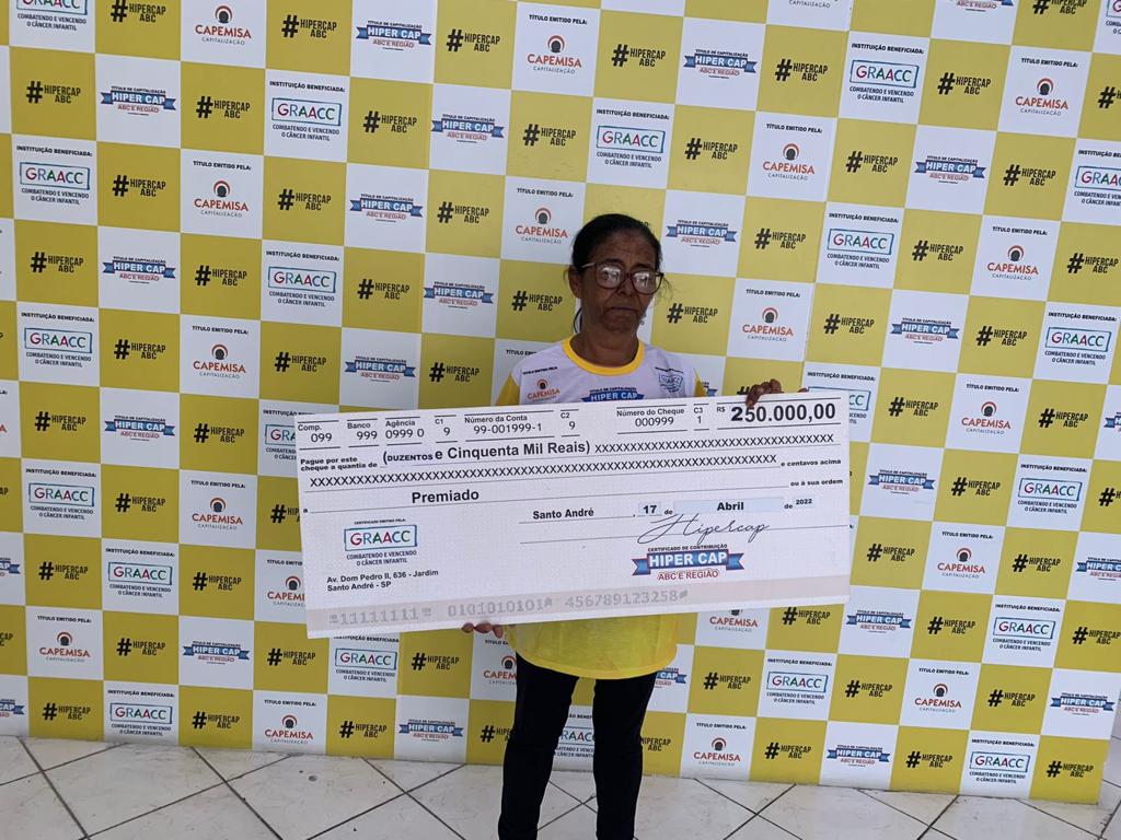 Moradora de São Bernardo do Campo ganha sozinha 250 mil reais e está feliz da vida com o super prêmio