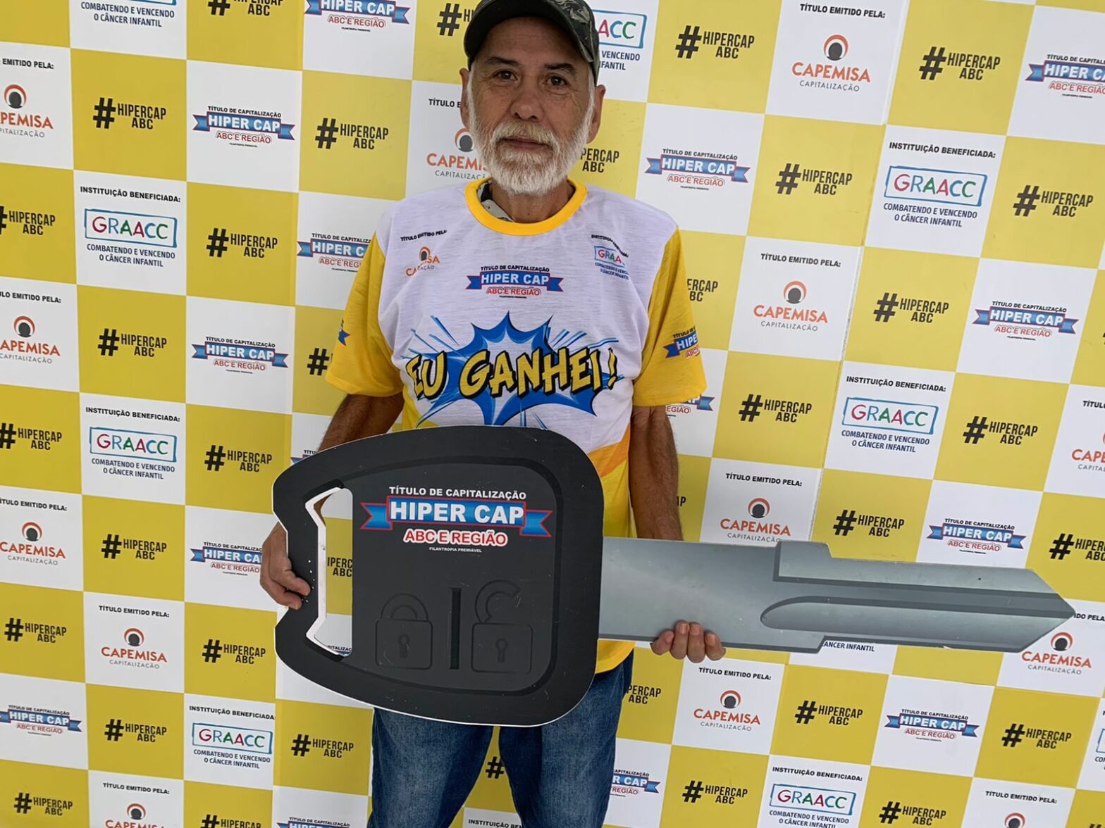 Auxiliar de limpeza de São Bernardo do Campo ganha uma Duster no quarto sorteio